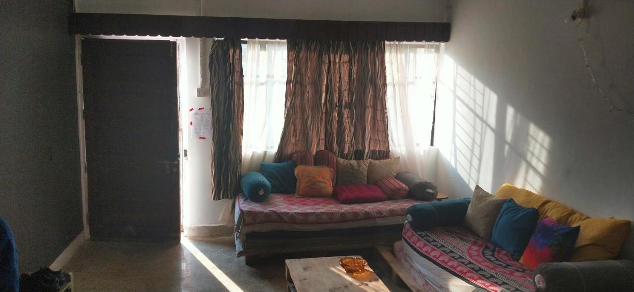 Monkey Mind Hostel Márgáo Kültér fotó