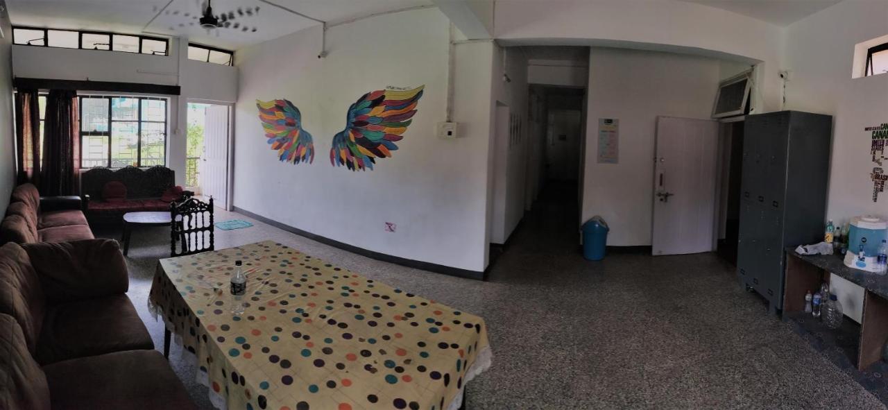 Monkey Mind Hostel Márgáo Kültér fotó